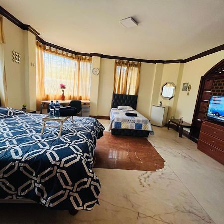 Mega Suite Junto Al San Marino Shopping Гуаякиль Экстерьер фото