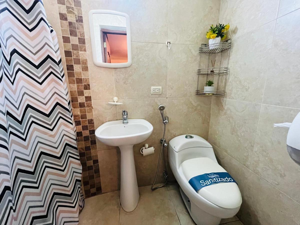 Mega Suite Junto Al San Marino Shopping Гуаякиль Экстерьер фото